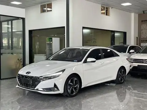 Hyundai Elantra 2022
