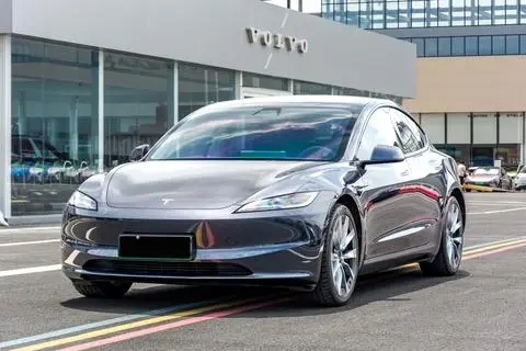 Tesla Model 3 2023 — фото 1