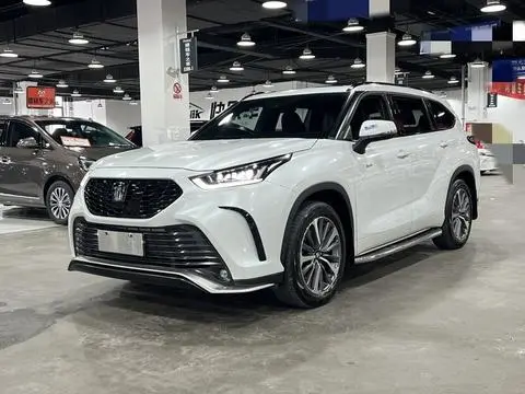 Toyota Crown Kluger 2024