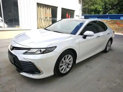Toyota Camry 2021 — фото 1