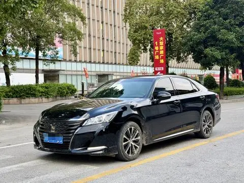 Toyota Crown 2018