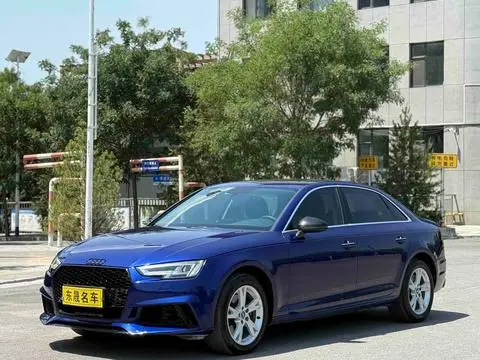 Audi A4L 2018