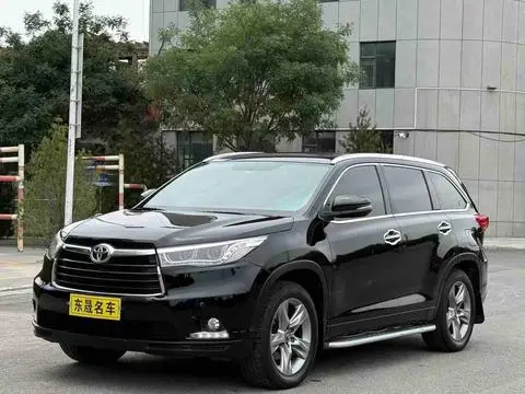 Toyota Highlander 2015 — фото 1