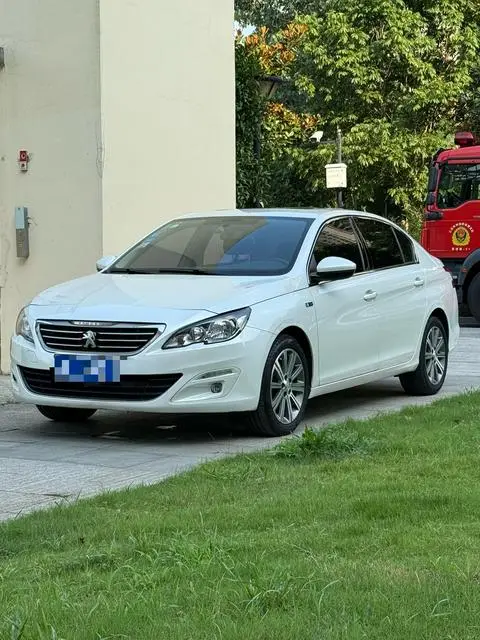 Peugeot 408 2015