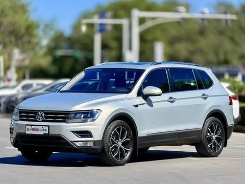 Volkswagen Tiguan L 2020 — фото 1