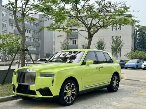 Rolls Royce Cullinan 2025 — фото 1