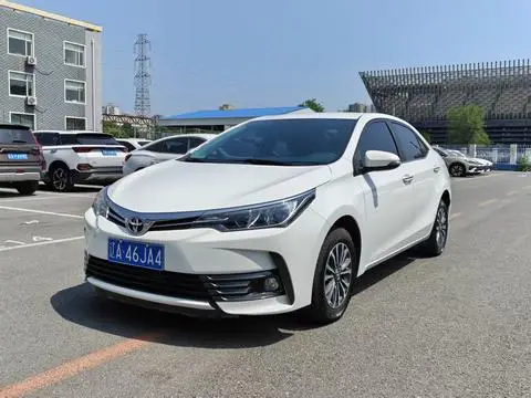 Toyota Corolla 2018 — фото 1