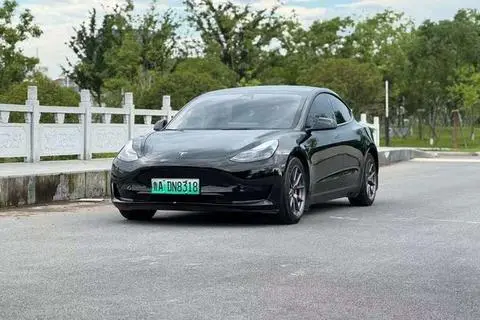 Tesla Model 3 2022 — фото 1