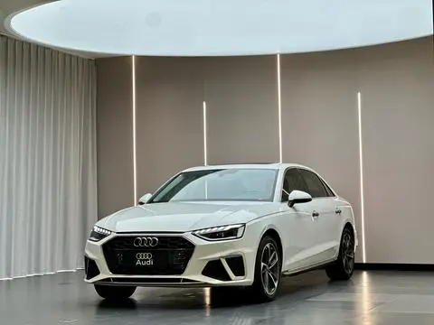Audi A4L 2020 — фото 1