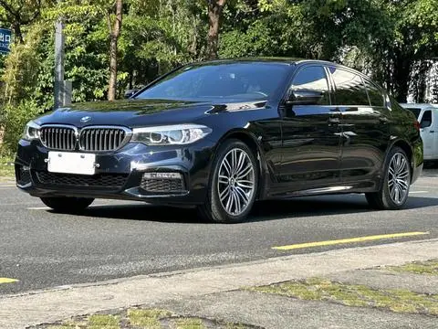 BMW 5 Series 2018 — фото 1