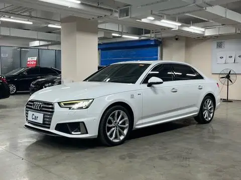 Audi A4L 2019 — фото 1