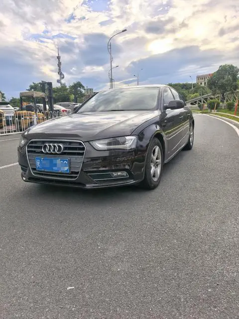 Audi A4L 2015