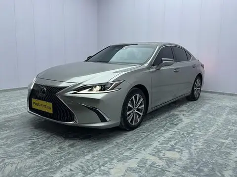 Lexus ES 2018
