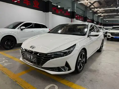 Hyundai Elantra 2022