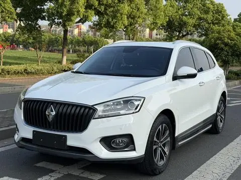 Borgward BX7 2016 — фото 1