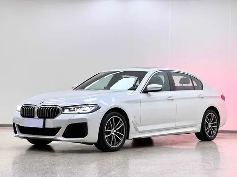 BMW 5 Series 2022 — фото 1