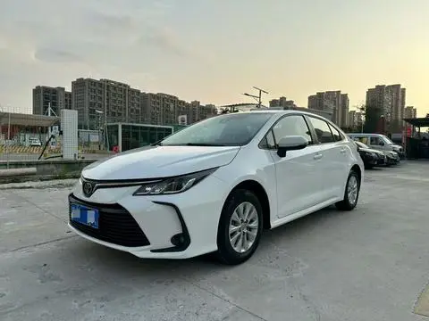 Toyota Corolla 2022 — фото 1