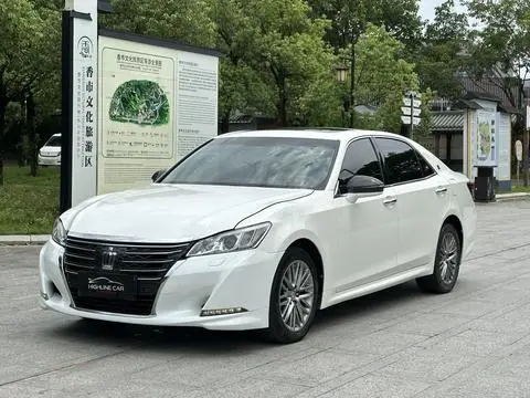 Toyota Crown 2017