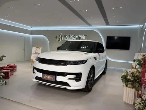 Land Rover 揽胜运动 2024 — фото 1