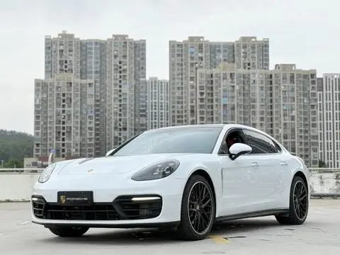 Porsche Panamera 2021