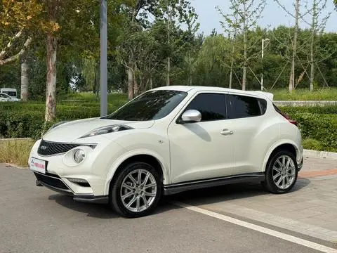 Infiniti ESQ 2014