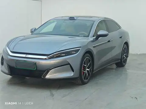 BYD Han L DM 2025