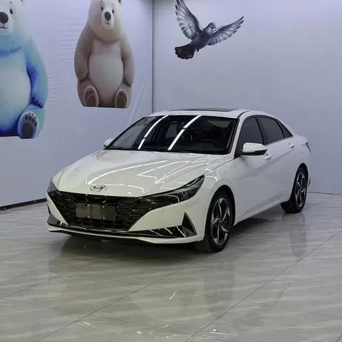 Hyundai Elantra 2022 — фото 1