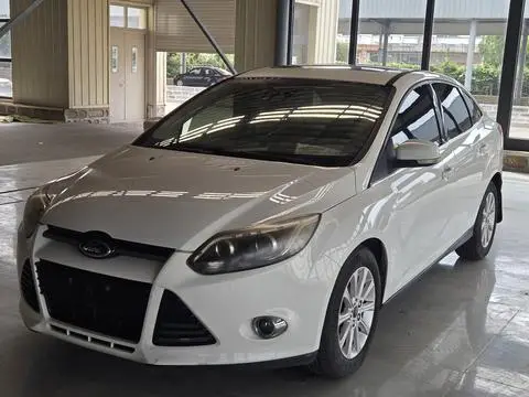 Ford Focus 2012 — фото 1