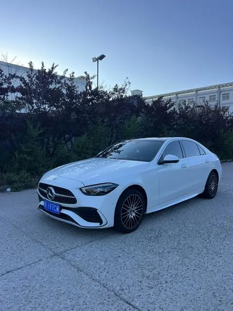 Mercedes-Benz C-Class 2024