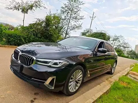 BMW 5 Series 2022 — фото 1