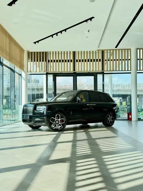 Rolls Royce Cullinan 2024