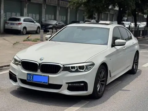 BMW 5 Series 2018 — фото 1