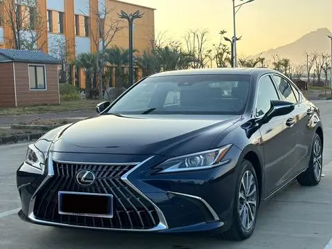 Lexus ES 2022 — фото 1