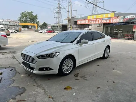 Ford Mondeo 2013 — фото 1