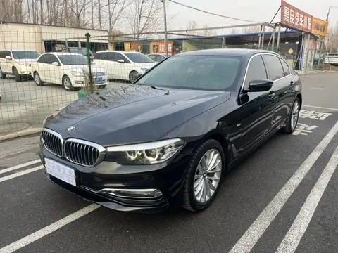 BMW 5 Series 2018 — фото 1