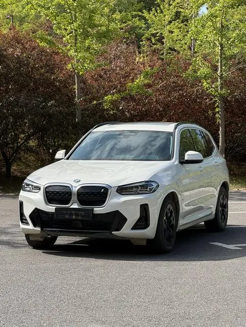 BMW iX3 2024 — фото 1