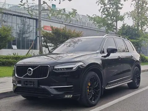 Volvo XC90 2017 — фото 1