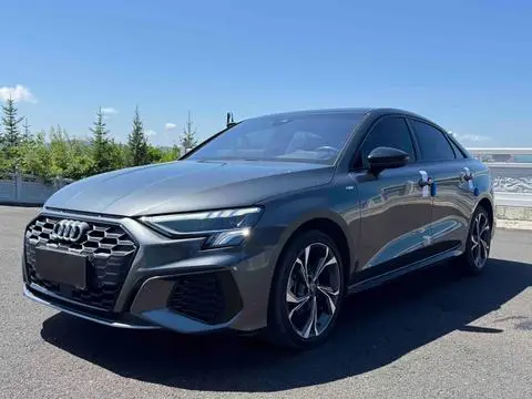 Audi A3 2022 — фото 1