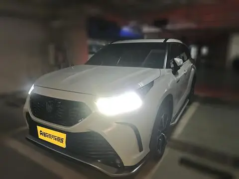 Toyota Crown Kluger 2022