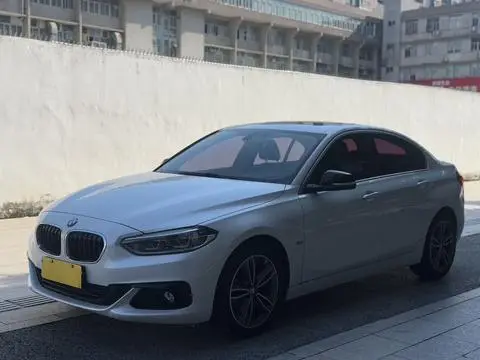 BMW 1 Series 2018 — фото 1