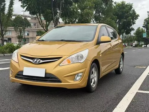 Hyundai 瑞纳 2011