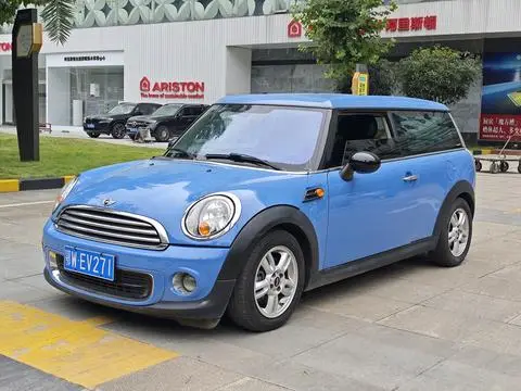 MINI CLUBMAN 2011