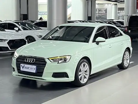 Audi A3 2018 — фото 1