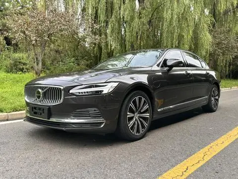 Volvo S90 PHEV 2021