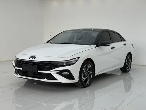 Hyundai Elantra 2023 — фото 1