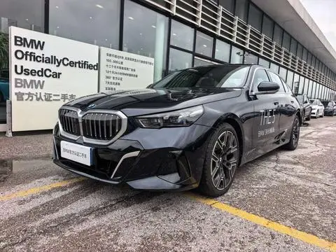 BMW 5 Series 2025