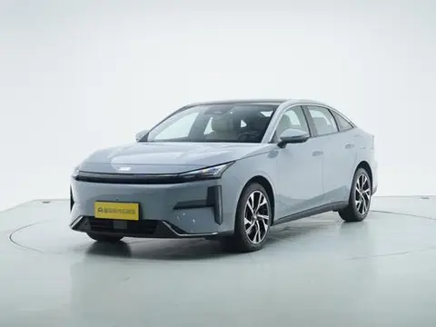 Geely L6 2023