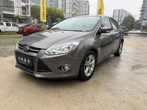 Ford Focus 2012 — фото 1