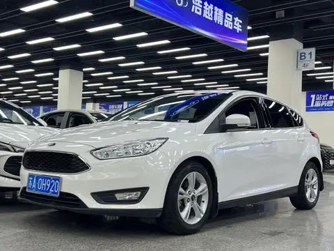 Ford Focus 2015 — фото 1
