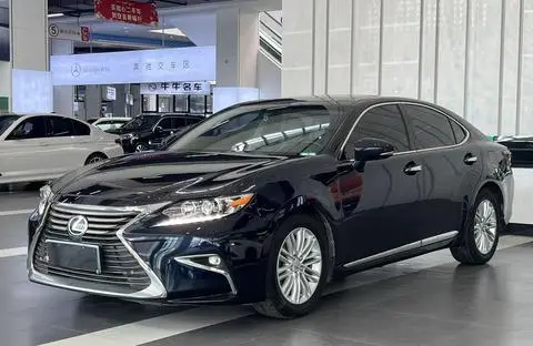 Lexus ES 2015 — фото 1